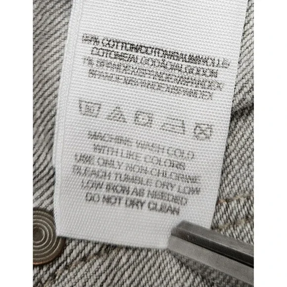 Free People Size 28×29  Women's‎ Gray Distressed Ripped Jeans - Picture 4 of 5